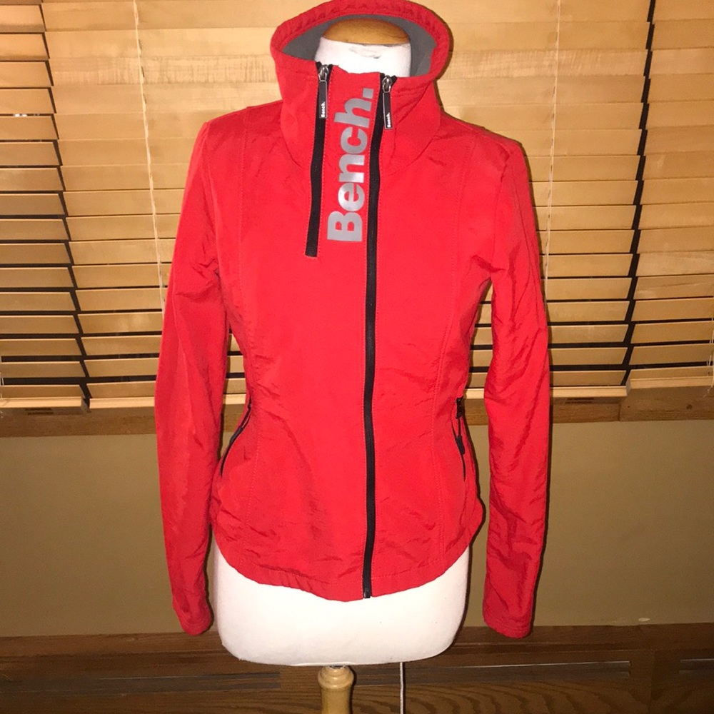 Bench jacket red size medium